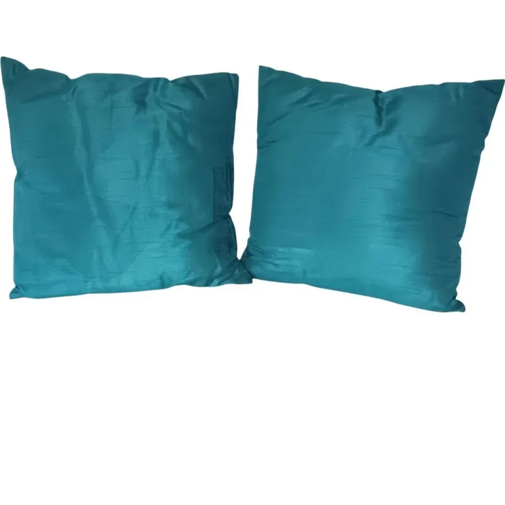 Set Of 2 Pier 1 Teal Throw Pillows With Textured Medallion Bohemian Design 18x18
